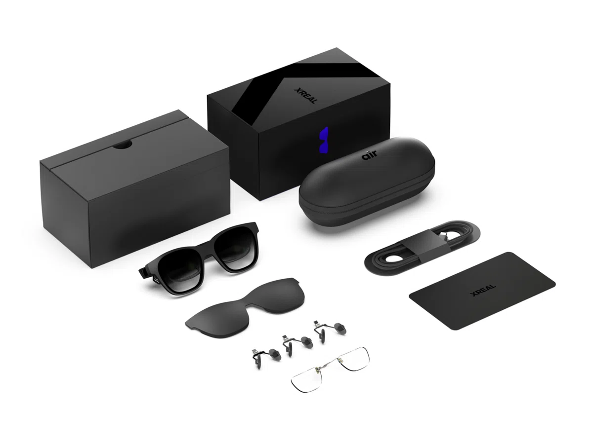 XREAL Air 2 掻ける Proと別売のコネクター