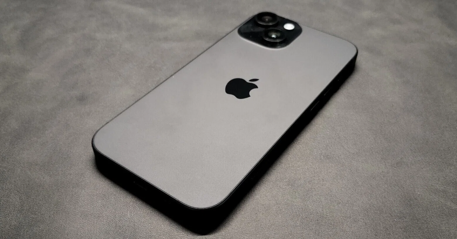 Apple iPhone 15 無印　256GB ブラック　SIMフリー iPhone 15 256GB - ブラック（SIMフリー）[整備済製品] - Apple（日本）