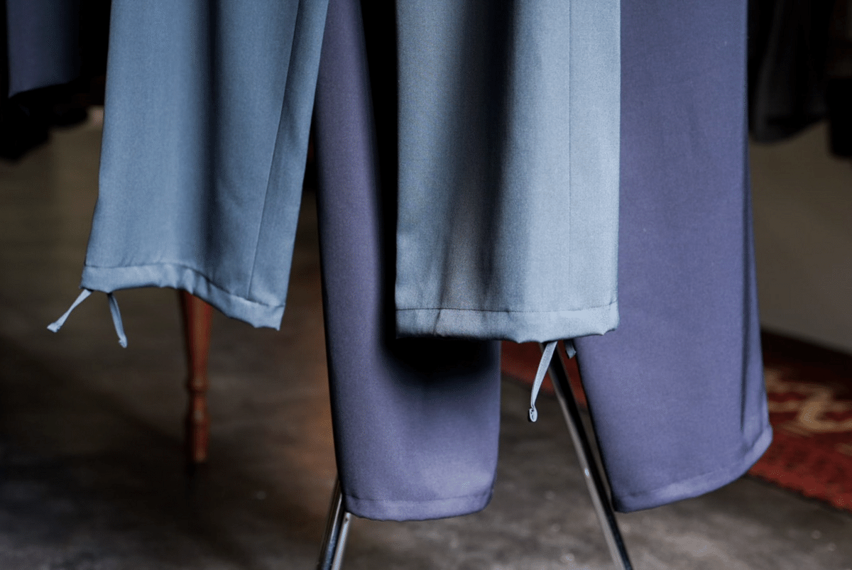 未使用に近い　TheCLASIK グルカトラウザーズ　ネイビー　Ｌサイズ クラシックは崩せない｜y_s_k117