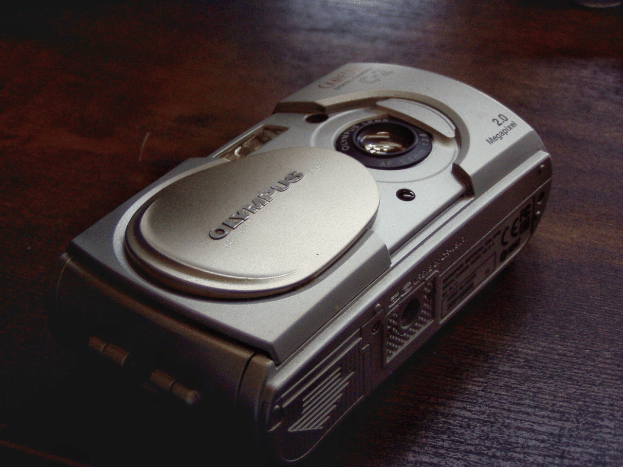 CAMEDIA C-2 Zoom：コンパクトデジタルカメラ：カメラ製品