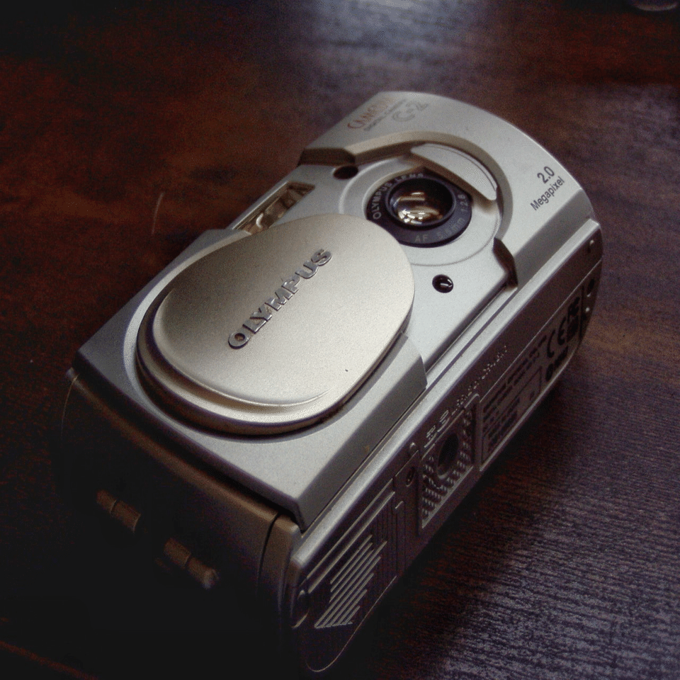 OLYMPUS CAMEDIA C-2｜元田中マロ