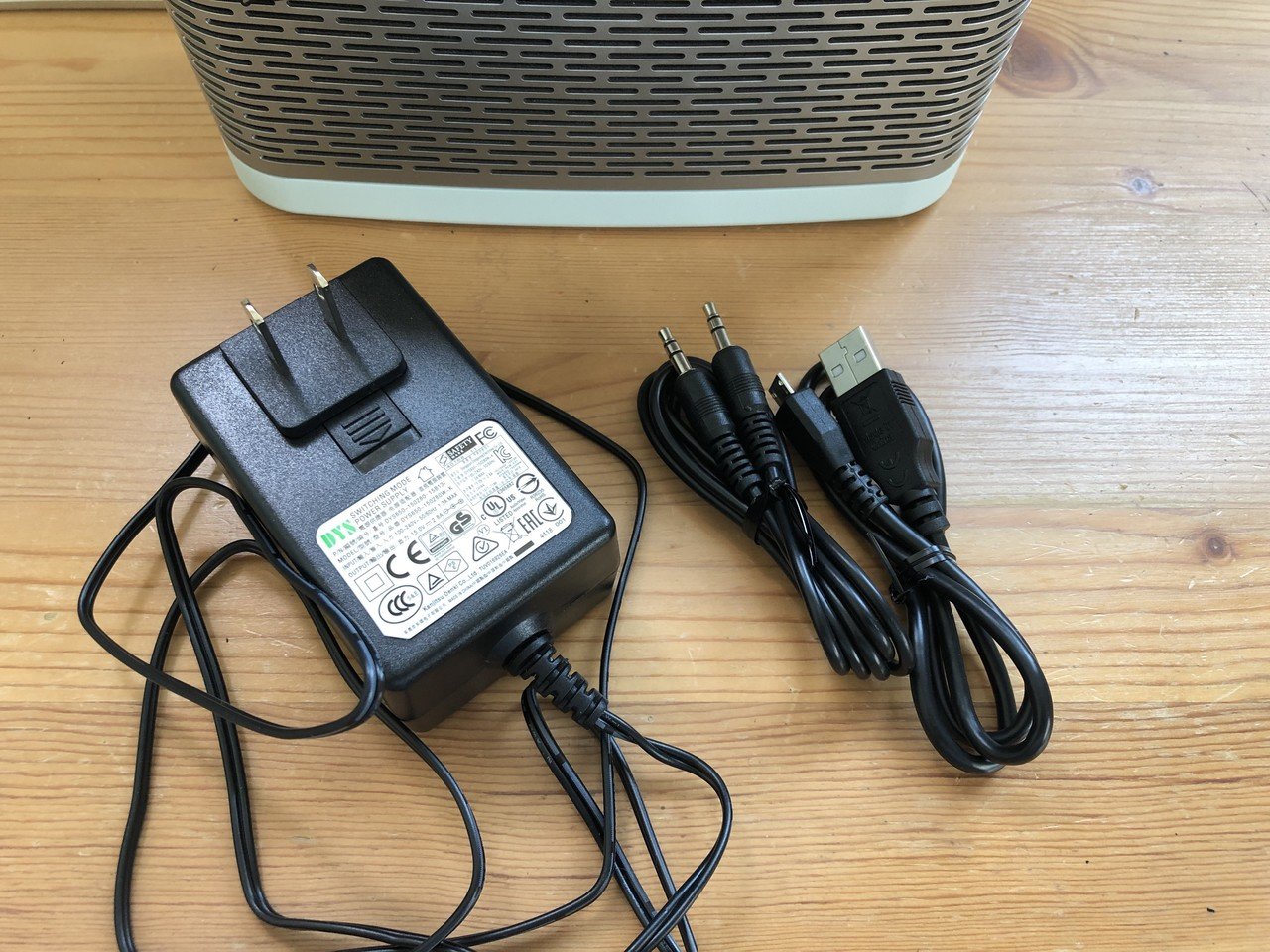 Fender ワイヤレススピーカー ACアダプター付き Amazon.co.jp: 【国内正規品】Fender ワイヤレススピーカー