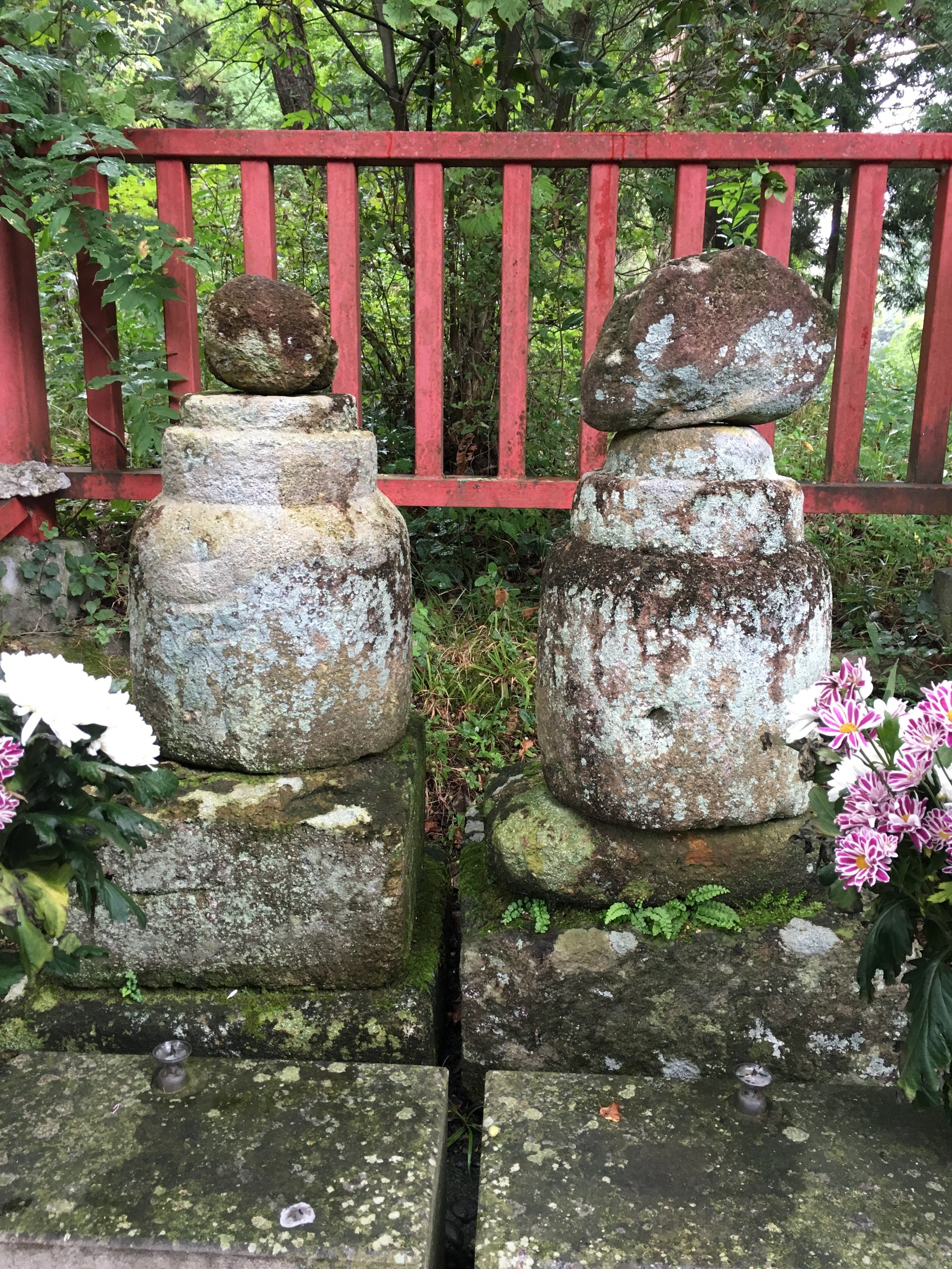 東北地方の石造物 千手堂有頸五輪塔 伝 源義経妻子の墓 綾 Note 東北地方の石造物 千手堂有頸五輪塔 伝 源義経妻子の墓 綾 Note