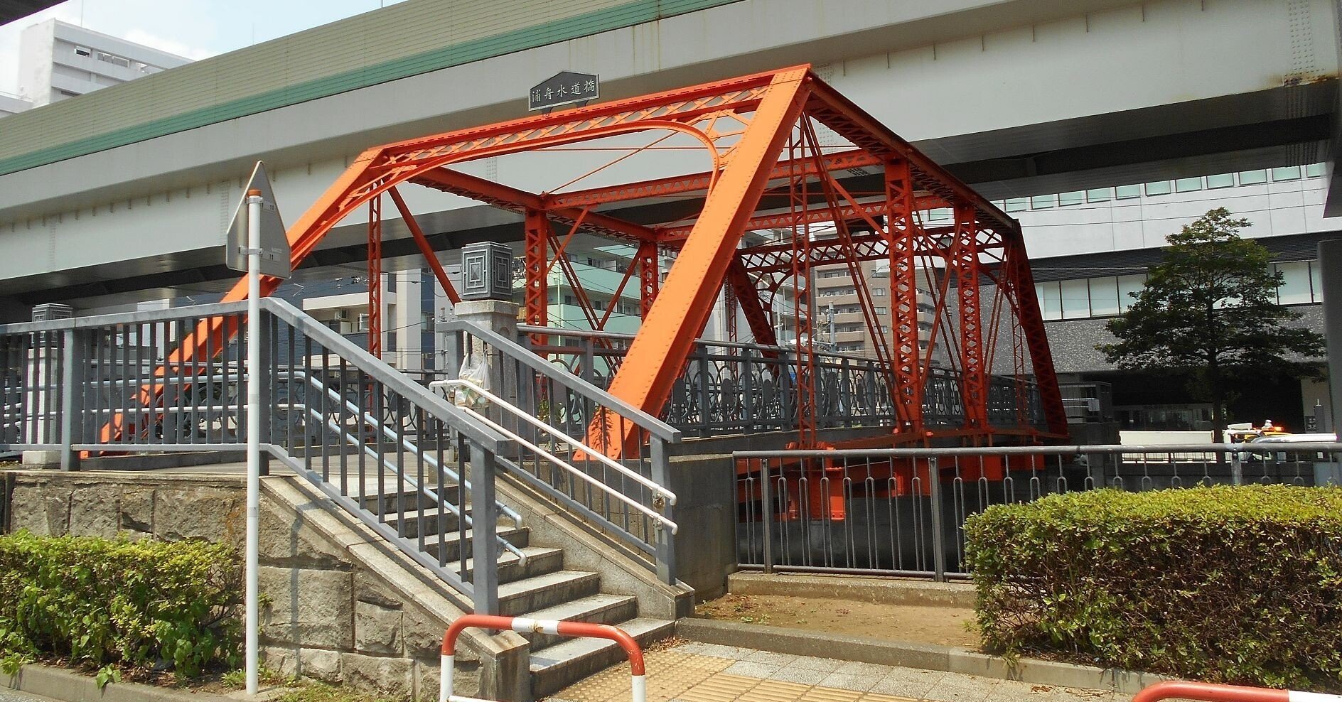 6e5cf8bd4efd943af1b6a02258b1fb