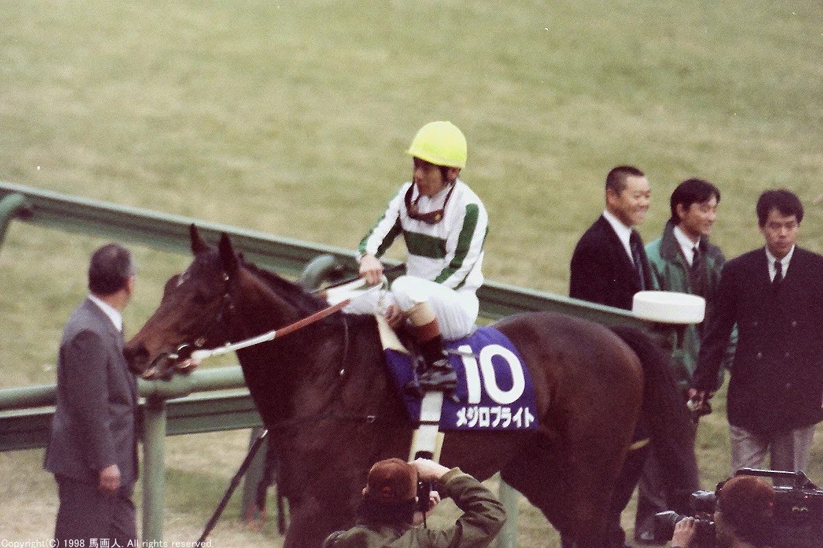 第43回有馬記念：蔵出し写真 1998年②グラスワンダー｜馬画人 (まがじん)