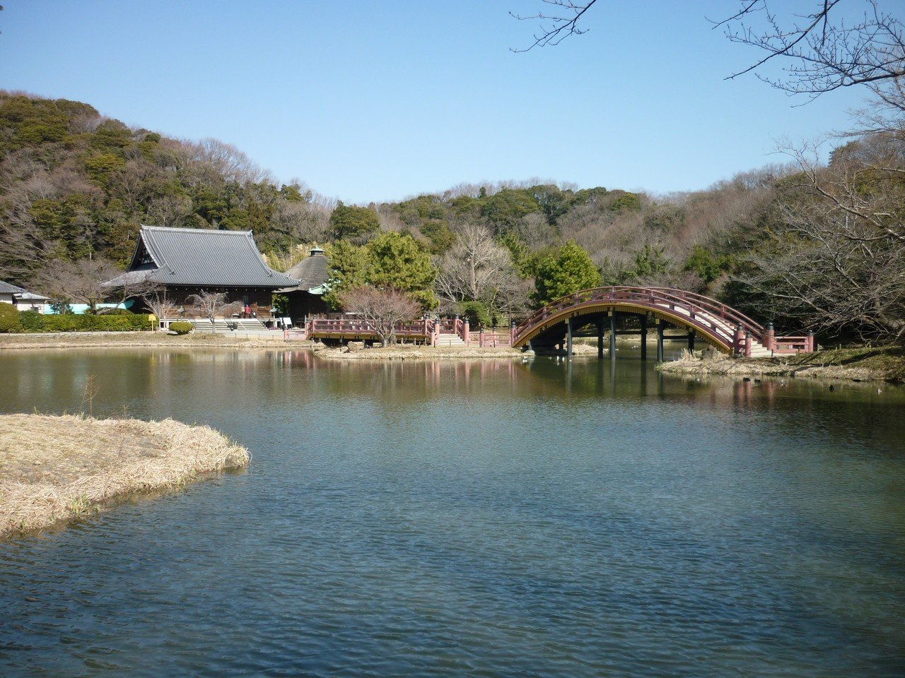 神奈川県内の石造物⑥：称名寺五輪塔群（金沢北条氏の墓所）｜綾