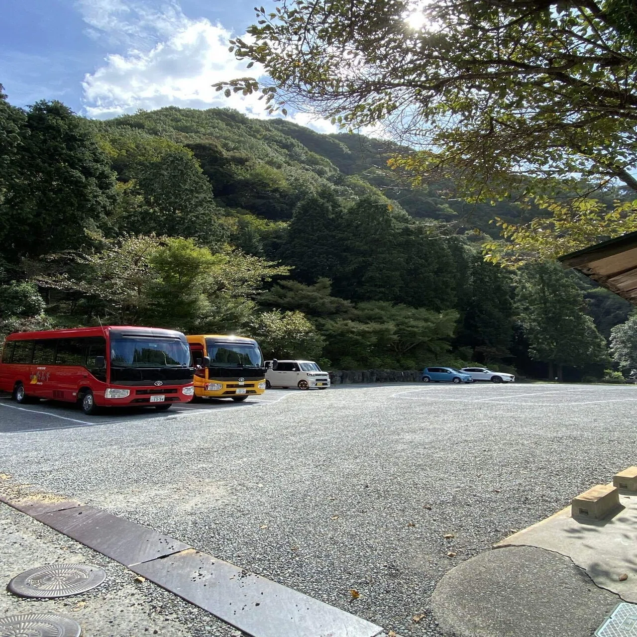 犬鳴 山 駐 車場