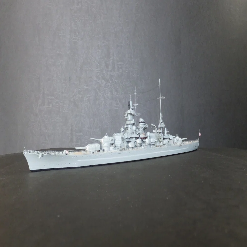 未塗装の1/700ドイツ戦艦グナイゼナウ1940デラックスエディション