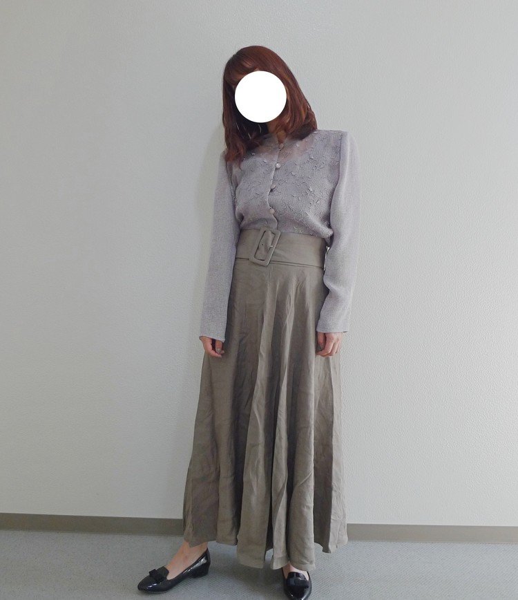 トップス：vintage  スカート：zara （スカートがしわくちゃ…！）
