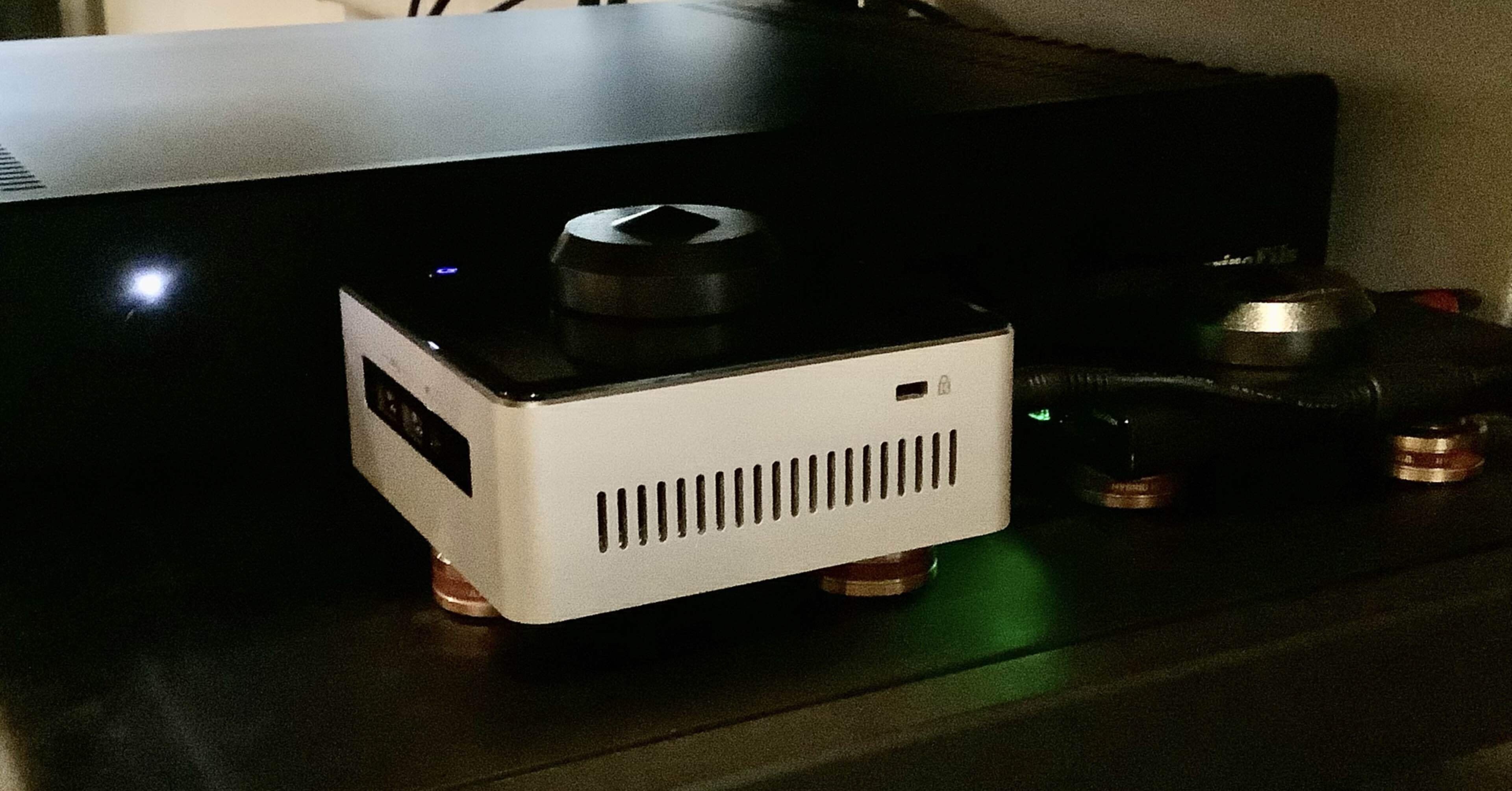 roonサーバー【NUC＋外付けHDD】の位置を変えてみた｜Hiro.Shin