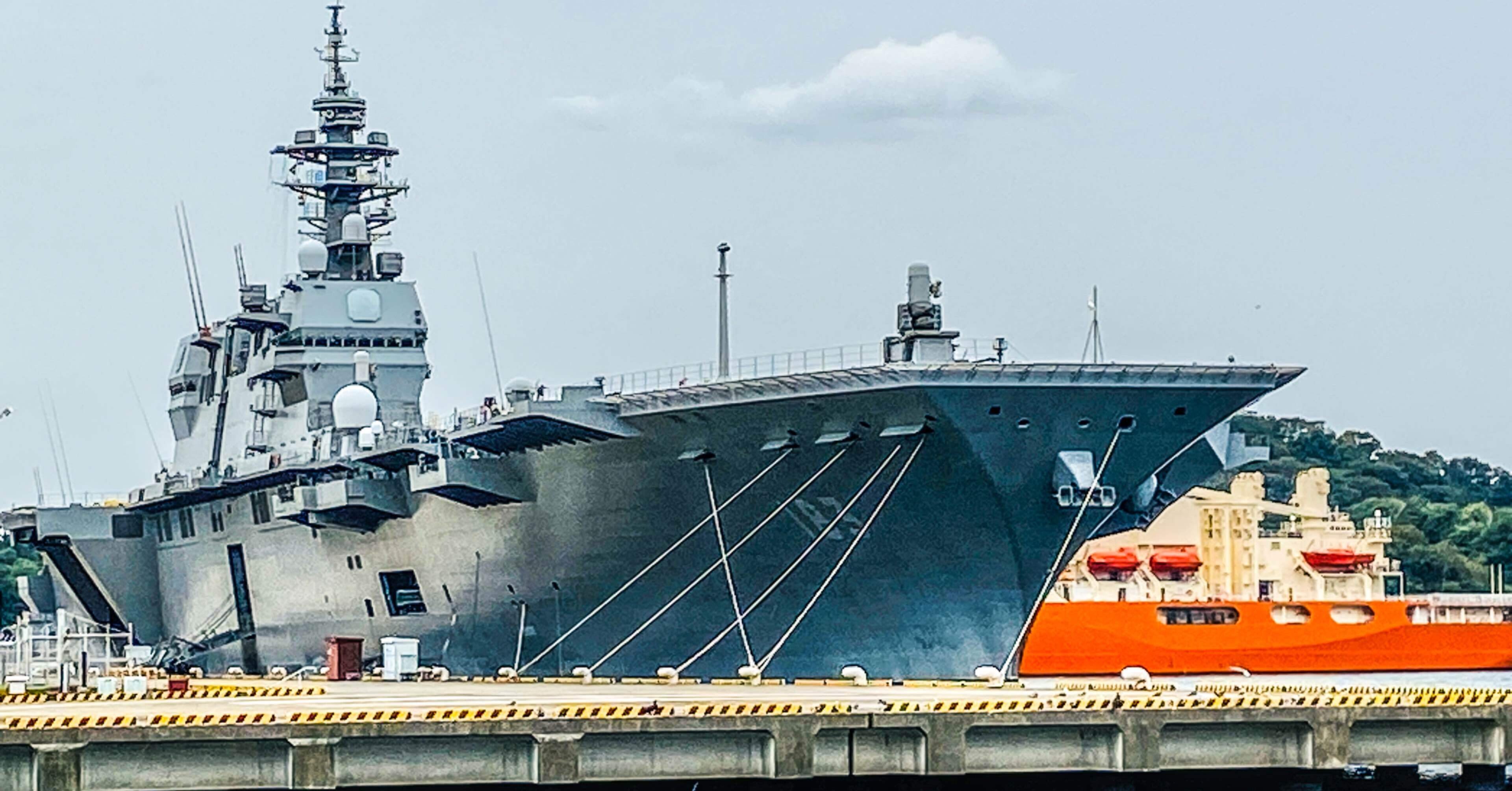 ぶらり散歩】薔薇と軍艦の横須賀を歩く｜エアトラベラー｜Air Traveler