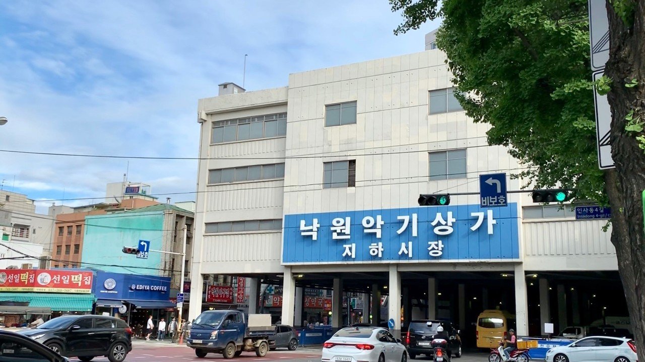 楽園商街】韓国最大級の楽器店に行ってみた！ナグォンサンガ｜旅の