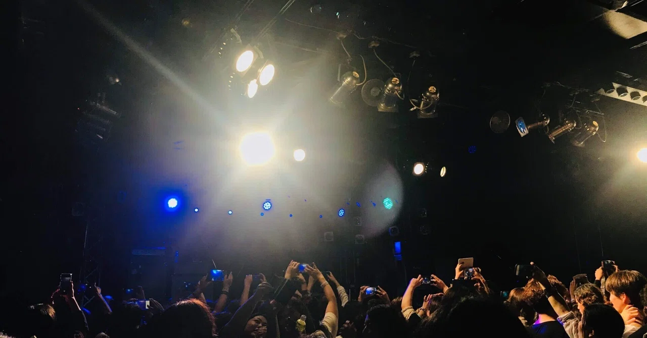 【ライブハウス】モッシュ・ダイブ・サークルなどライブハウスのマナーについて説明しよう｜紅葉