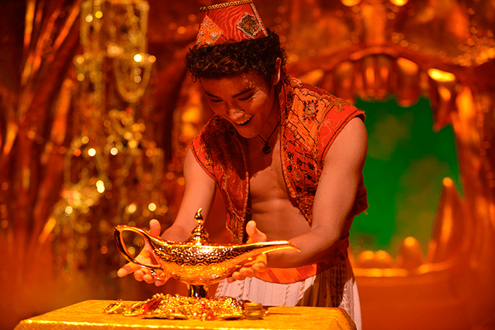 劇団四季「アラジン」魔法の絨毯の仕掛けは？ジーニーを演じるのは誰