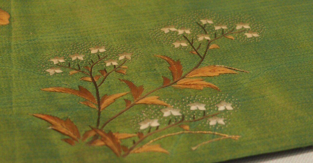 秋もたけなわの今、特集『秋草−日本の伝統模様』が始まりましたよ