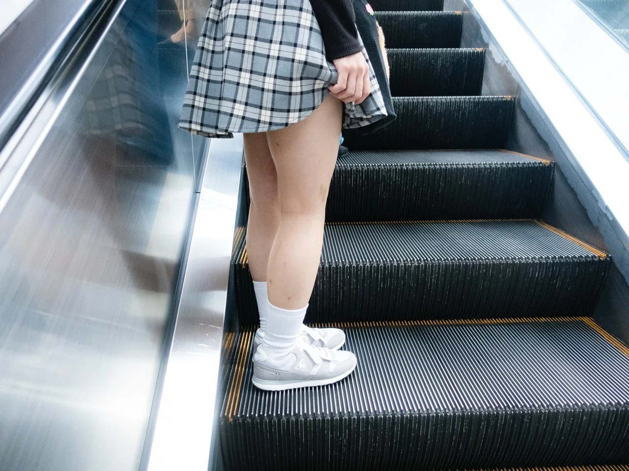 少 女 礼 讃 愛 蔵 版 42 エスカレーター 301 305 Mr Portrait 青山裕企 写真家17才 Note 少 女 礼 讃 愛 蔵 版 42 エスカレーター 301 305 Mr Portrait 青山裕企 写真家17才 Note