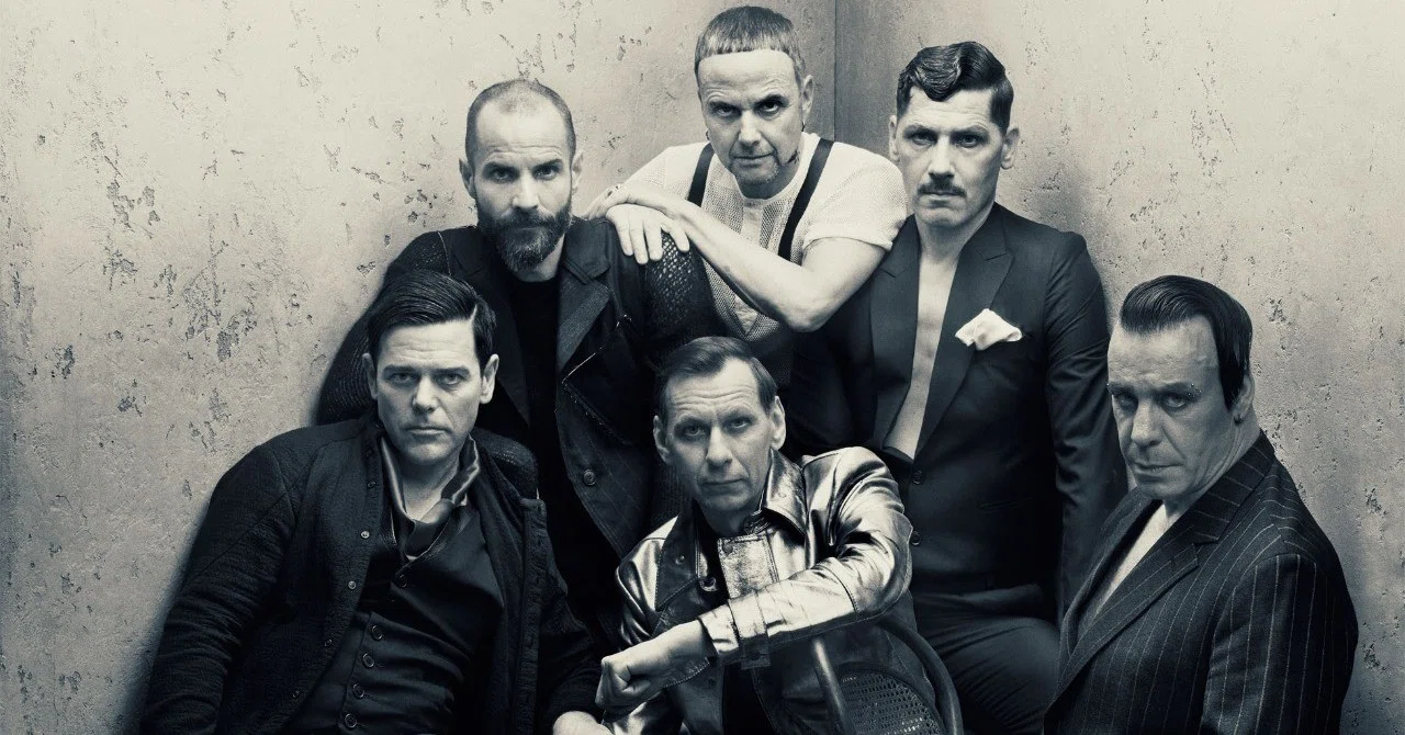 レビュー／これぞRAMMSTEIN！ドイツの前衛メタル集団が放つ10年ぶりの