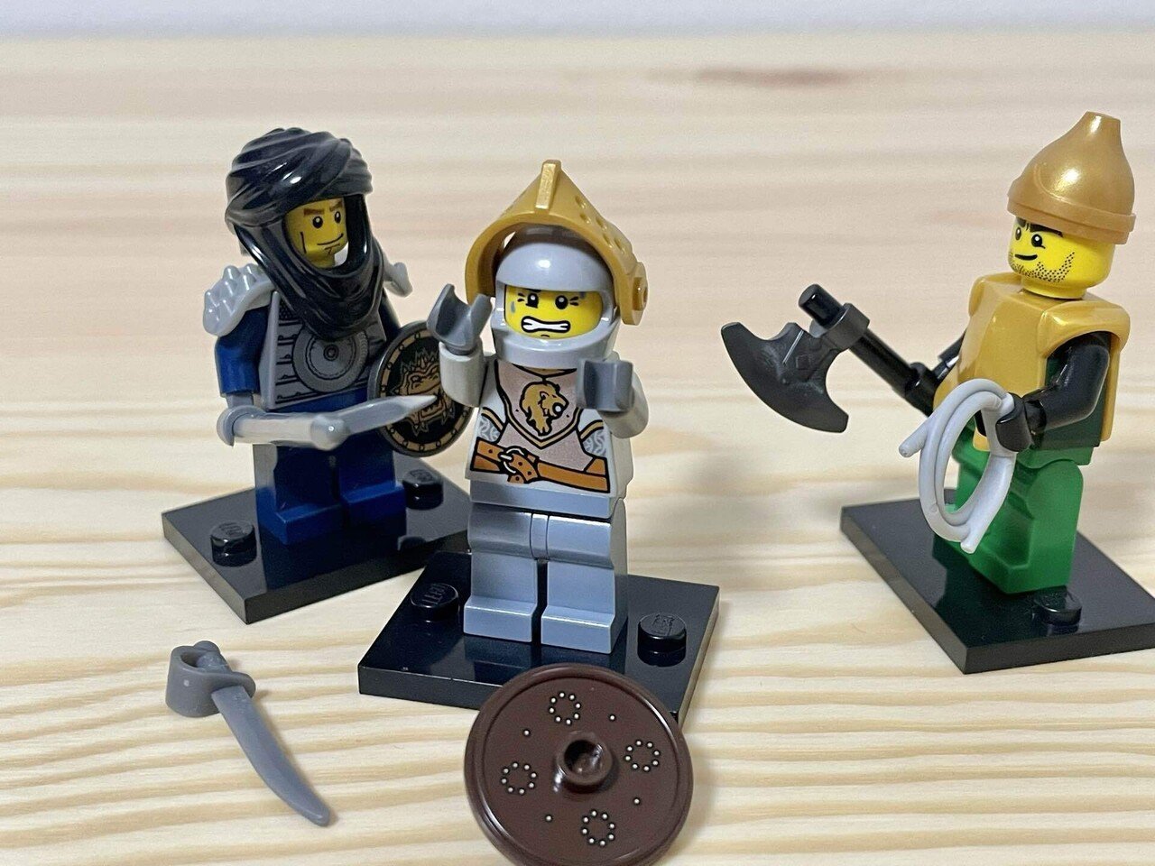 騎士と武士の違い。戦争に参加して主君から戦闘した日数分手当が出るが、報奨金に違いがある。騎士は捕虜にすると身代金を請求出来る。対して武士は