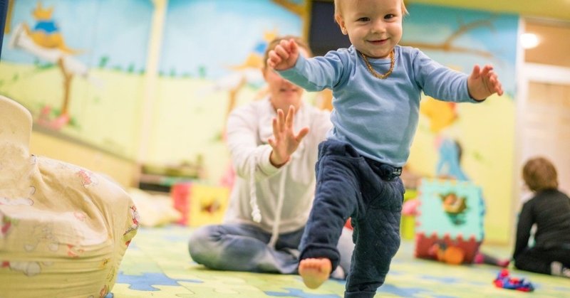 よちよち歩きの乳児が一人歩き最初の6ヶ月でとる戦略の評価 縦断的研究 Evaluation Of Toddler Different Strategies During The First Six Mo 子どものセラピーに必要な支点 Note よちよち歩きの乳児が一人歩き最初の6ヶ月でとる戦略の評価 縦断的研究 Evaluation Of Toddler Different Strategies During The First Six Mo 子どものセラピーに必要な支点 Note