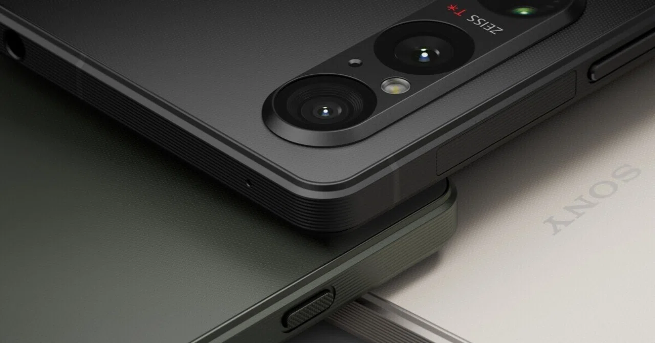 ザラザラ？カリカリ？ 独自の意匠をもつ 『Xperia 1 V』ウラガワの秘密