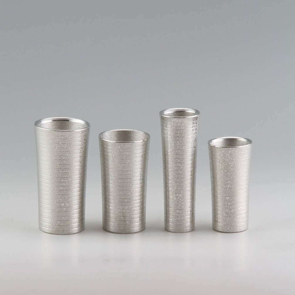 熟練の職人が心を込めてひとつひとつ手仕上げ。匠の技が光る伝統工芸品