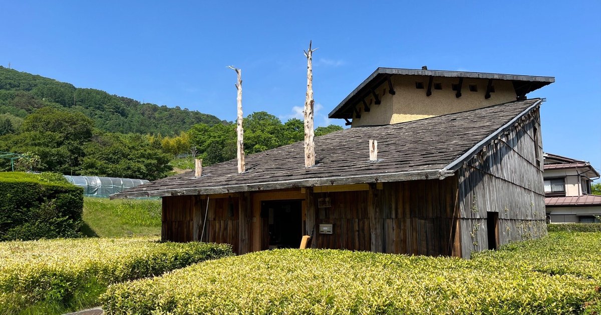 建築】常識破りのデビュー作は神長官守矢史料館（藤森照信