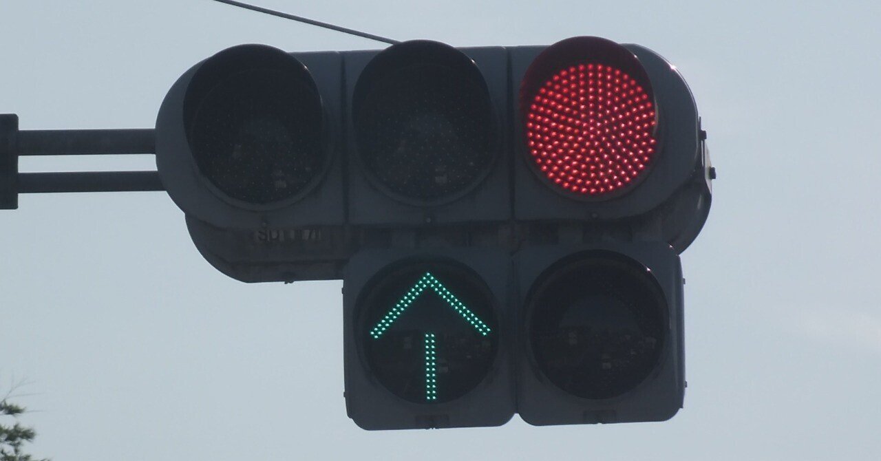 東松山-282】信号電材厚型LED＋コイトT直進・右折矢印灯 in 東松山市上