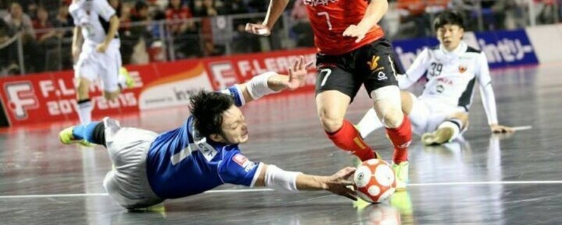 寄稿 ７ ｆリーグ通算143試合で培ったｇｋ理論 先読みしない構えの重要性 フットサルシアター Futsal魅力発信サイト Note