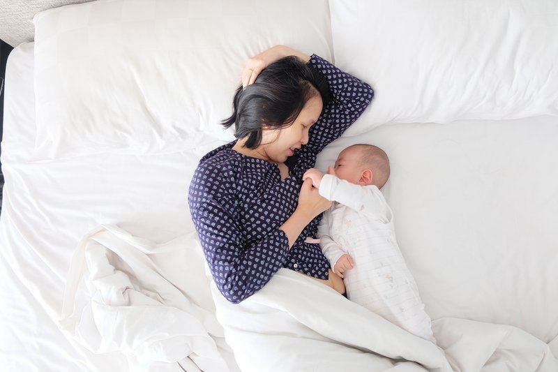 母乳育児を軌道に乗せるために 夜間授乳が大事なワケ みかこ Note 母乳育児を軌道に乗せるために 夜間授乳が大事なワケ みかこ Note