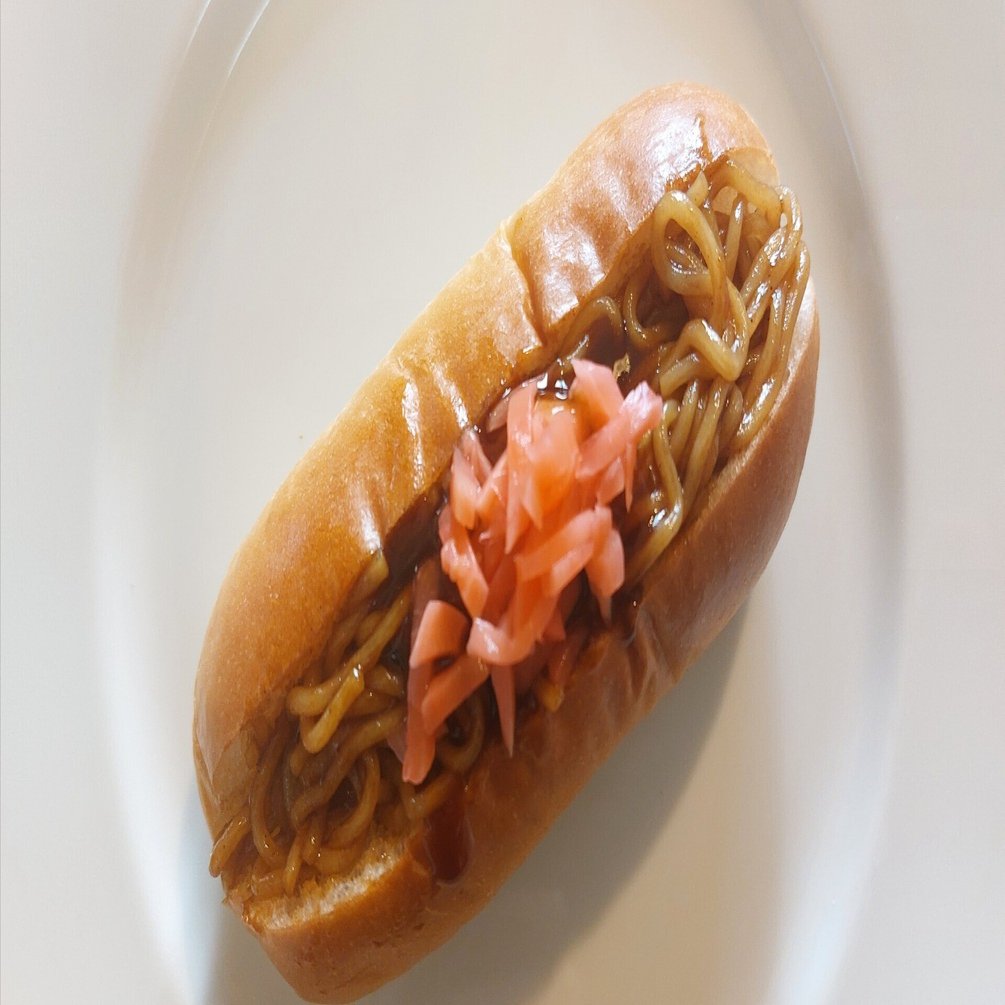 青春の焼そばパンをつくって食べる。｜tokeiya