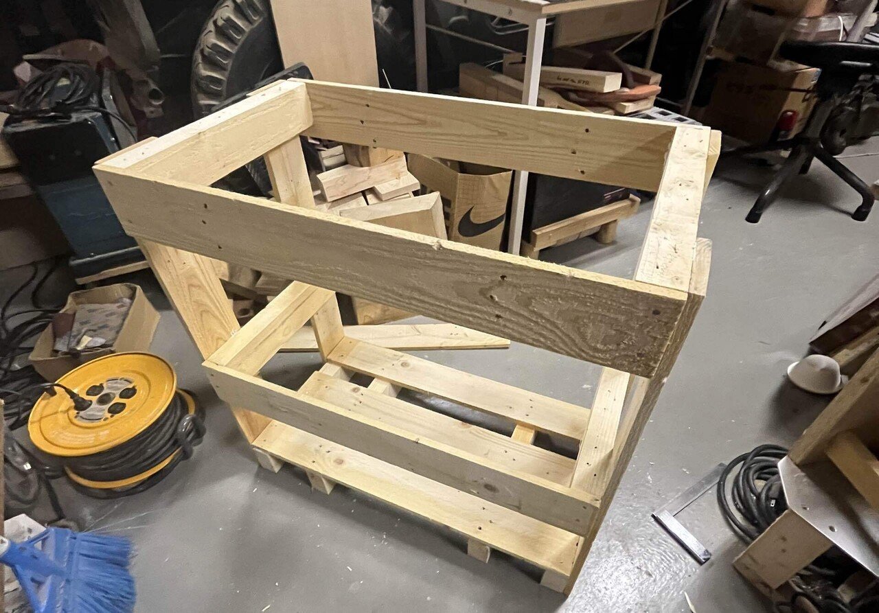 DIY小話】廃パレットの活用とパレットブレーカーの紹介｜れんたろ
