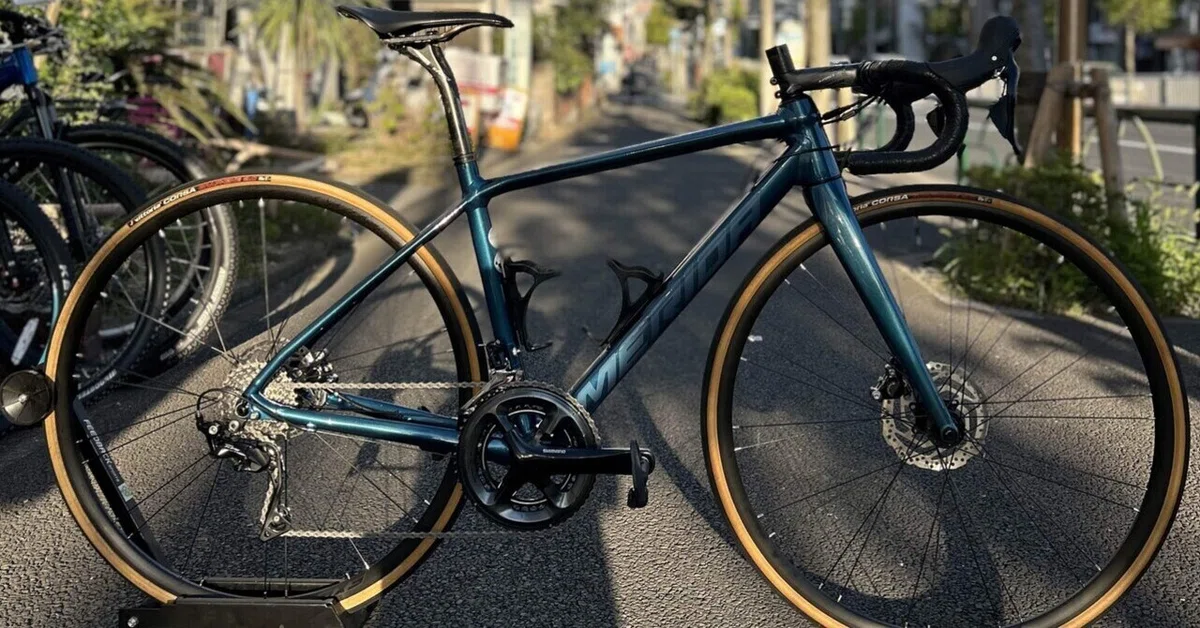 ロードバイクスクルトゥーラ400ホイール抜き
