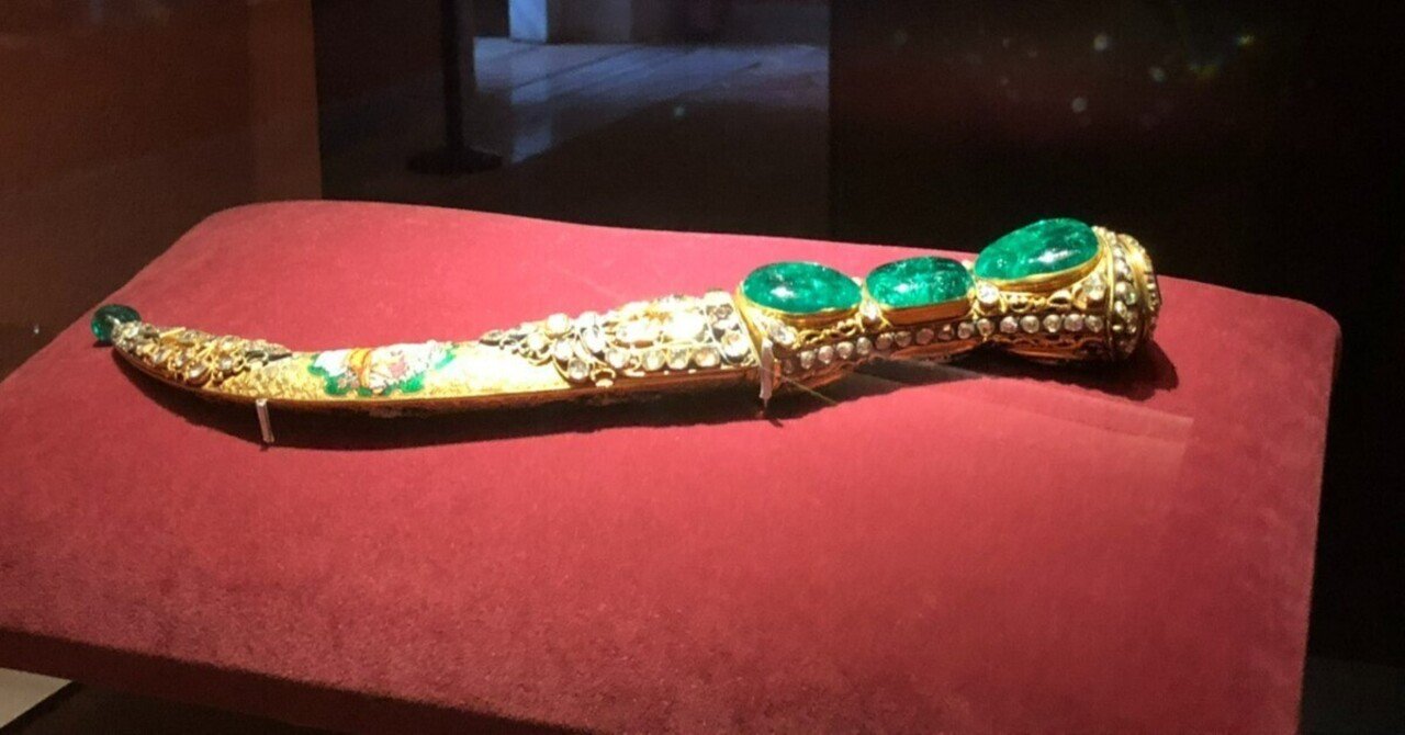 トプカプ宮殿宝物秘話：トルコ共和国建国100周年に寄せて｜イスタンブ