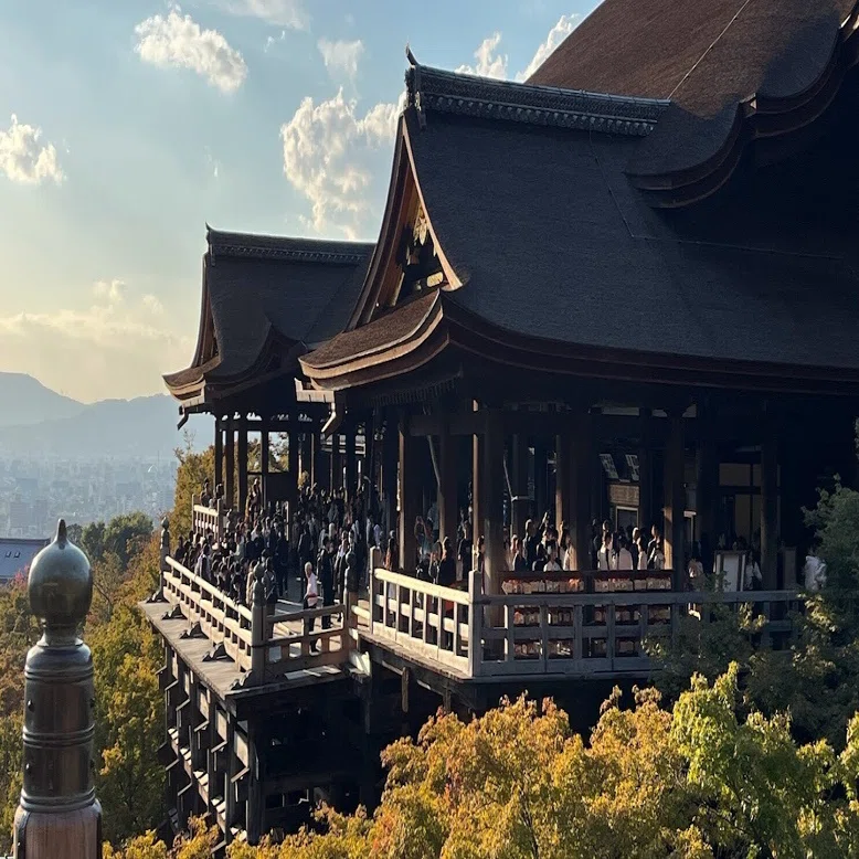 令和5年度修学旅行第1日目（第2学年）－大阪：通天閣、京都：清水寺