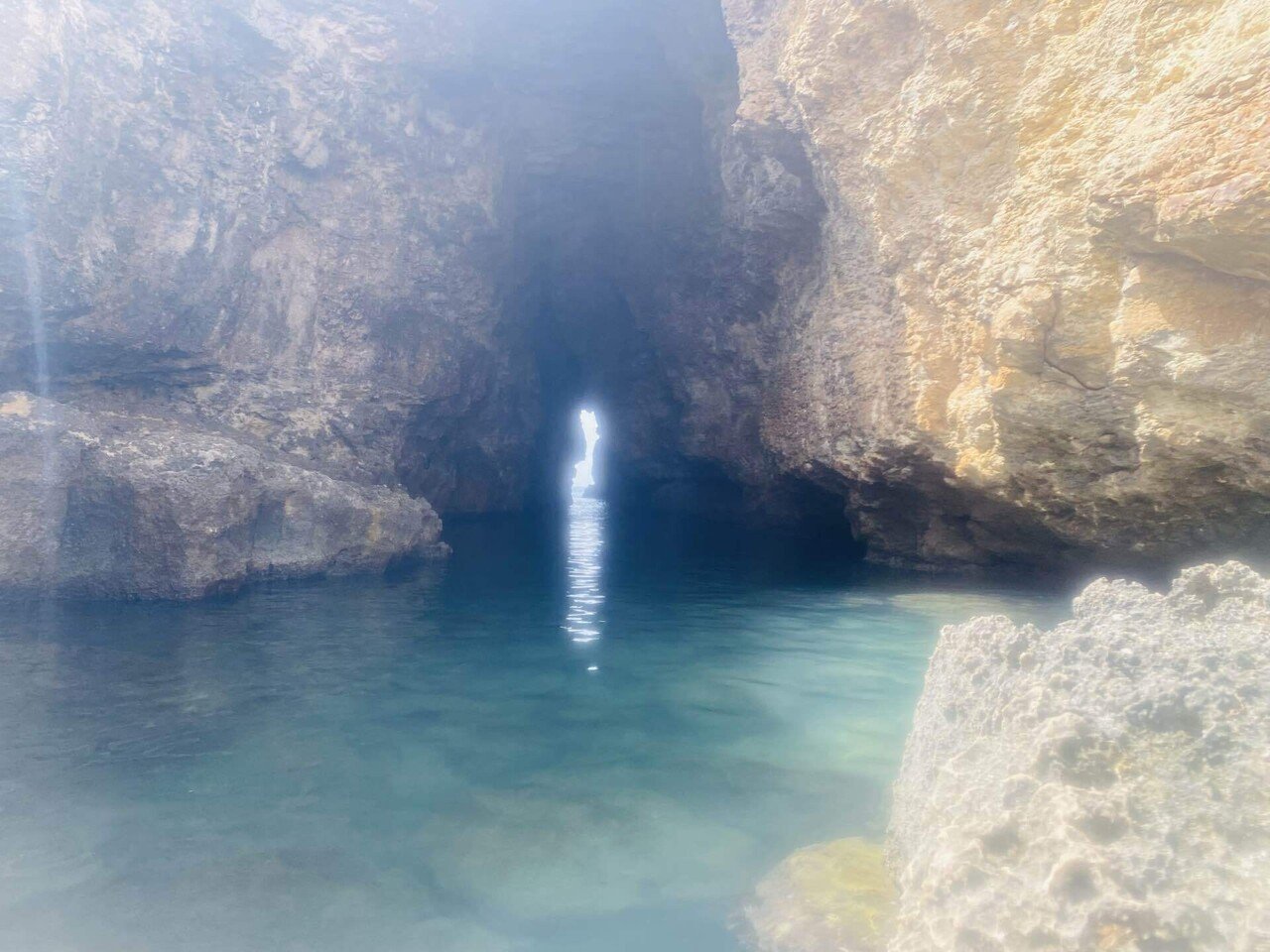 マルタ旅行記③/どこまでも海を楽しめるコミノ島｜やまこ