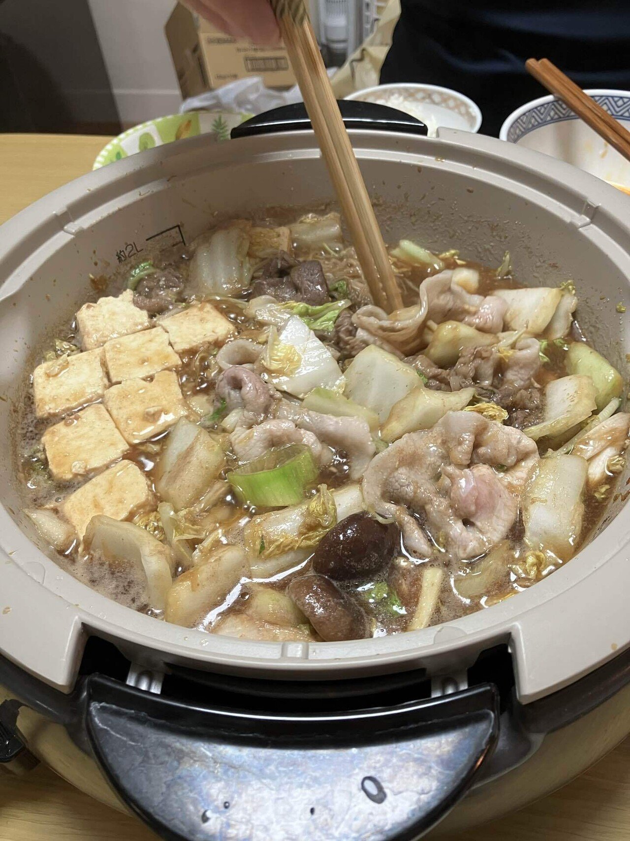 最近、寒すぎて、鍋ばかり作ってます。 すき焼き鍋( ・∇・) 体調不良が続き、なかなか記事が書けず。 小説を書け、書け、言われますが、書けて