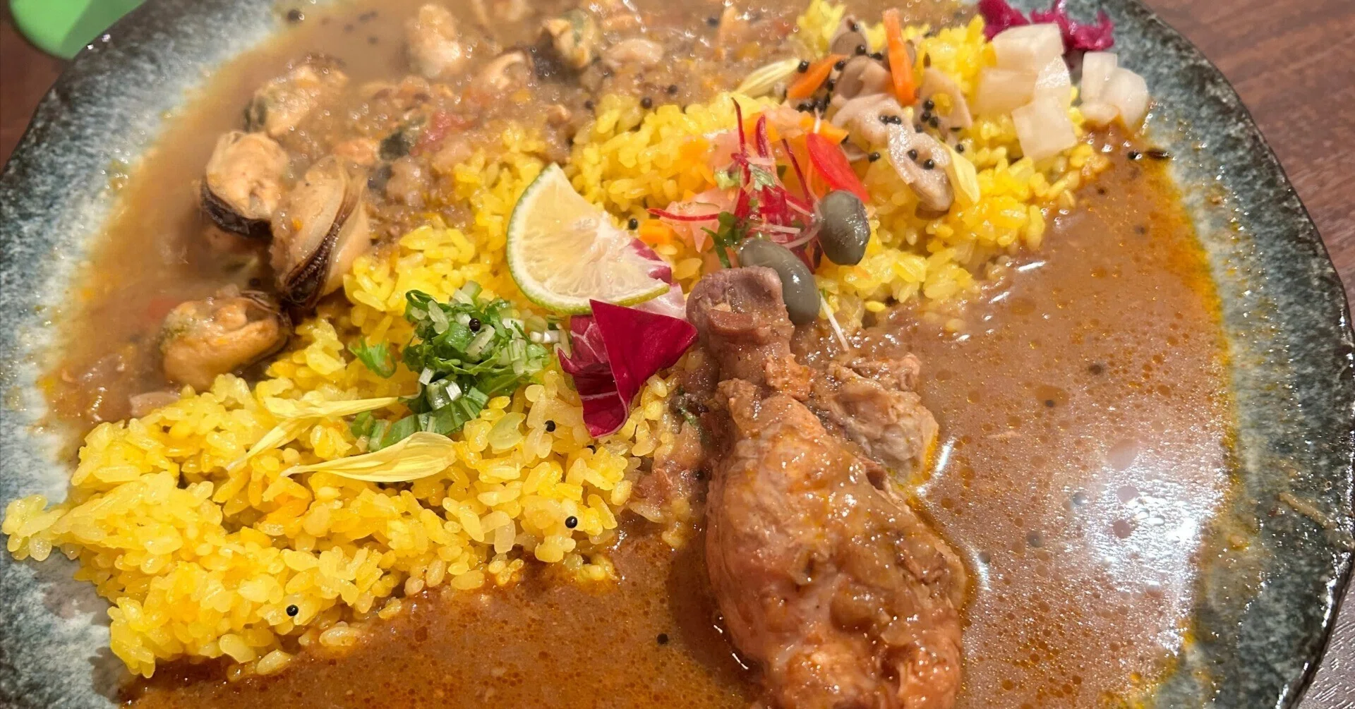 スパイスカレー好きとしては無視できない。堂島で平日の昼だけ営業の