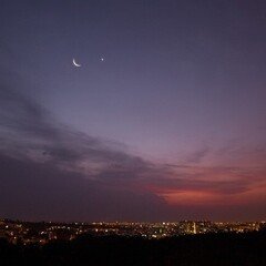 Venus singing with the moon