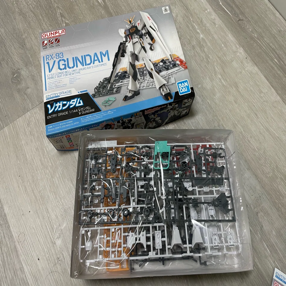 ガンダムのプラモデルを組み立てる｜門田和雄