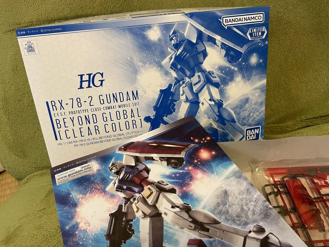 ガンダムのプラモデルを組み立てる｜門田和雄