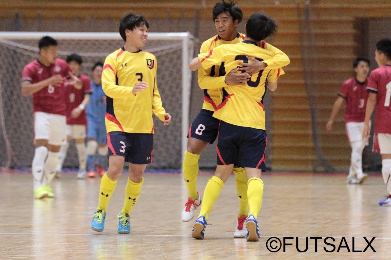 早慶対決 サッカーとフットサルの二刀流の慶應大が逆転で早稲田を破り サッカー早慶戦に弾みをつける 河合拓 Futsalx Note