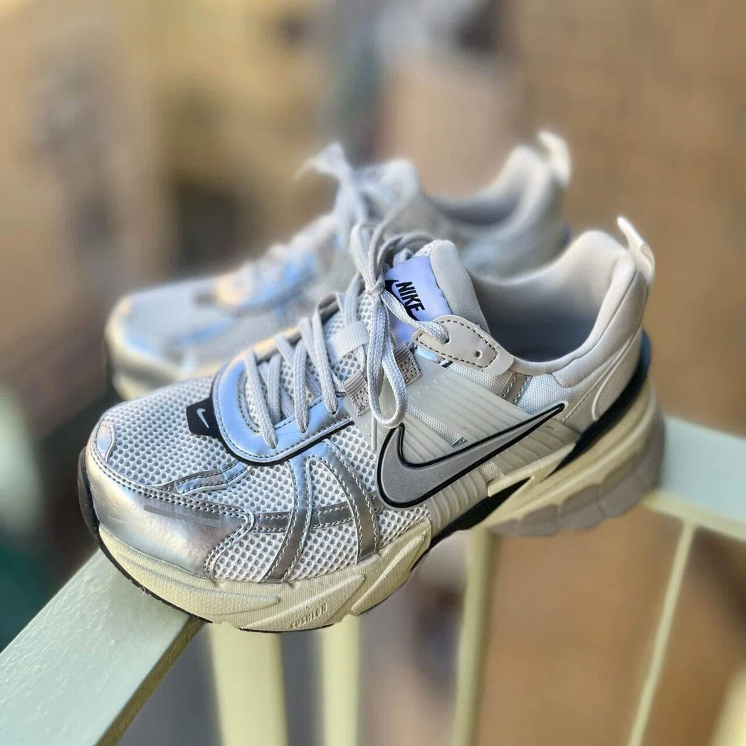 購入品紹介「Y2Kトレンドを押さえたNIKEのネオ・ダッドスニーカー 