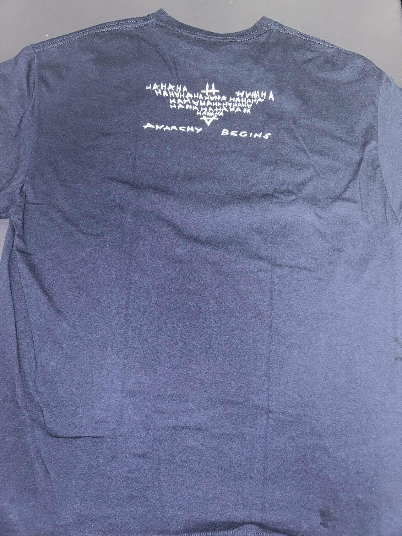 ダークナイトのTシャツ｜柳の木