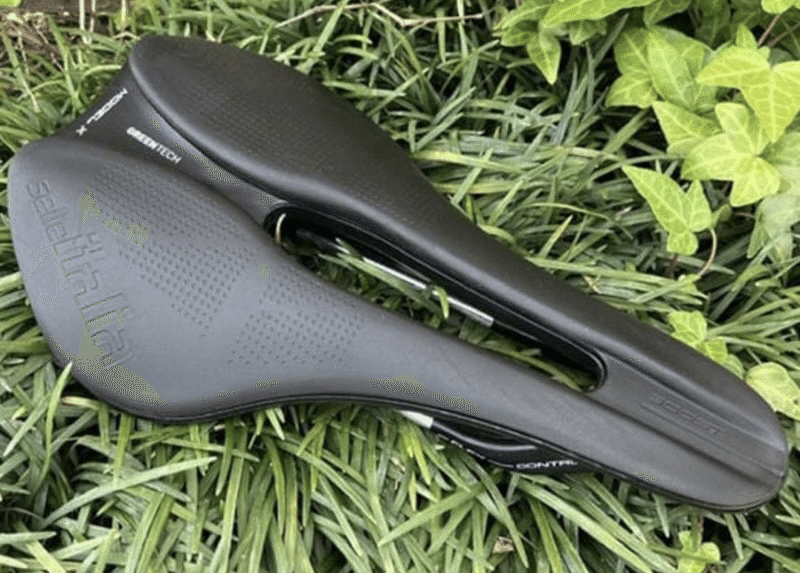 サドルの沼に片足を突っ込みかけた｜K たぬき大好き