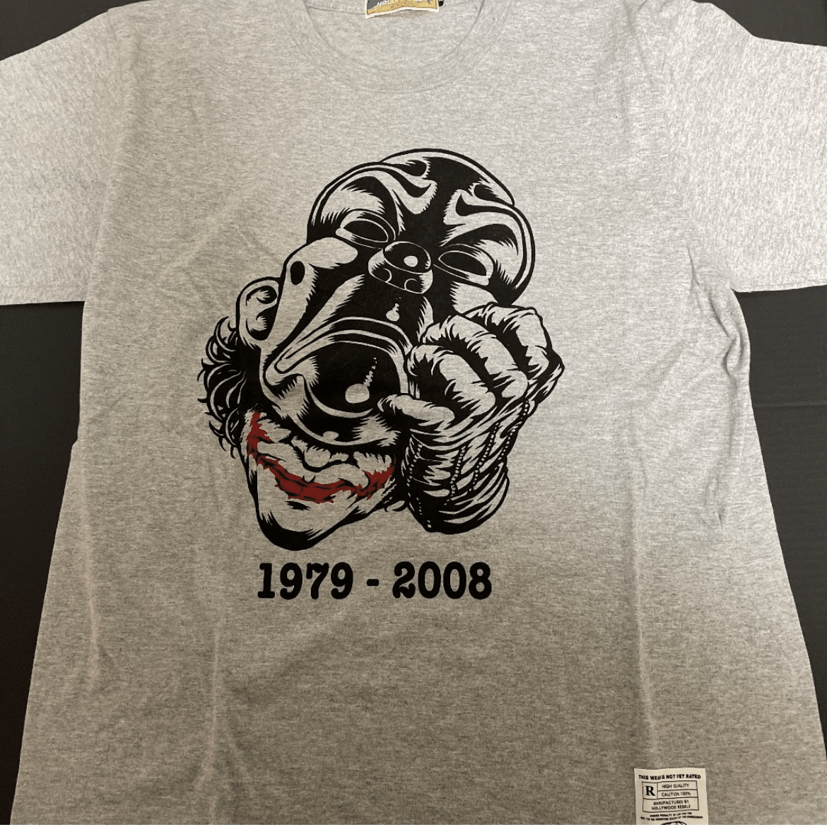 ダークナイトのTシャツ｜柳の木