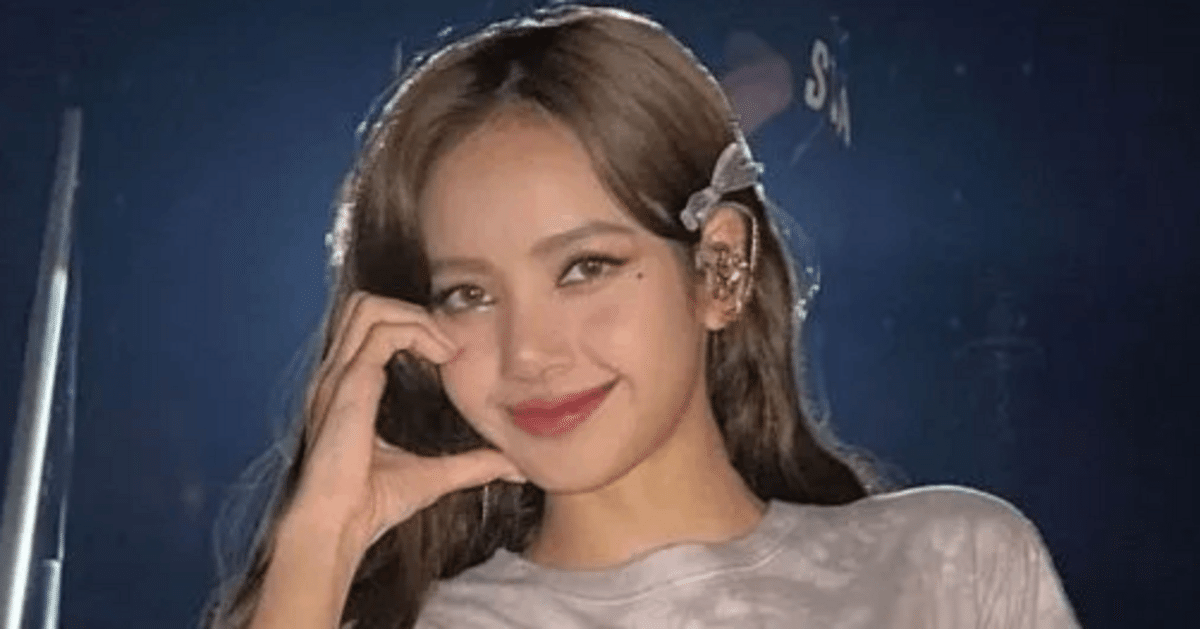 olens カラコン トレカ BLACKPINK リサ LISA 70 件の「BLACKPINK OLENS」や「black pink ジス」のアイデアを