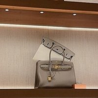 エルメスの新作カシミヤシルク 野村大輔さんデザインの エルメスの新作カシミヤシルク 野村大輔さんデザインの
