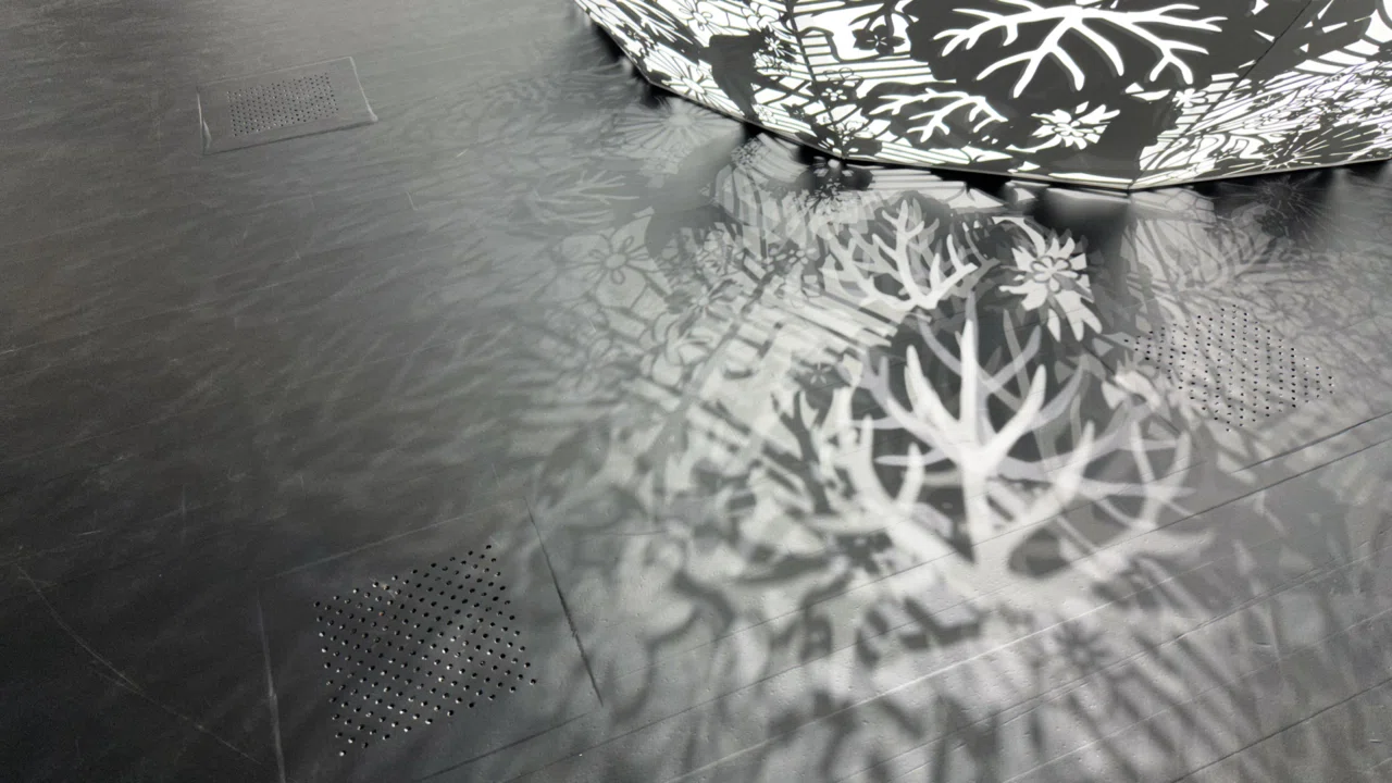 呼吸が深くなるアート　<空間を整える作品> ただひたすら身を委ねる空間：《大巻伸嗣 真空のゆらぎ》｜倉嶋 洋介