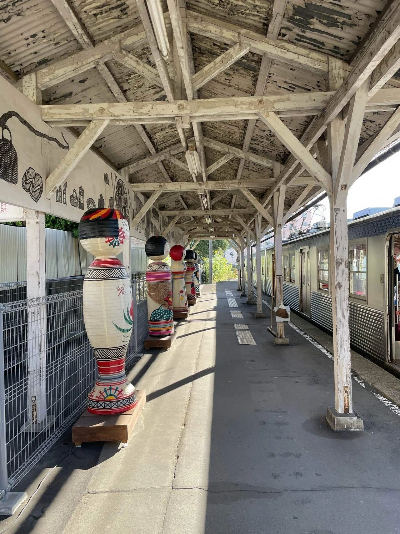 東北旅3 弘南鉄道で金魚ねぶたと揺られ大鰐温泉で復刻マジョリカタイル