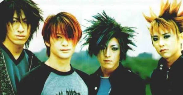 GLAY第二期(1998~2000) - 2023-11｜メッキ張りのヒーロー｜note